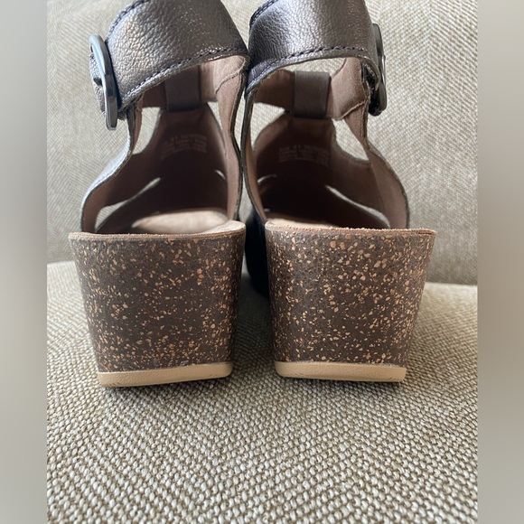 Dansko Metallic Leather Platform Wedge Sandal. 2 Inch Heel. Size 41, 10.5-11 US. - Picture 10 of 13